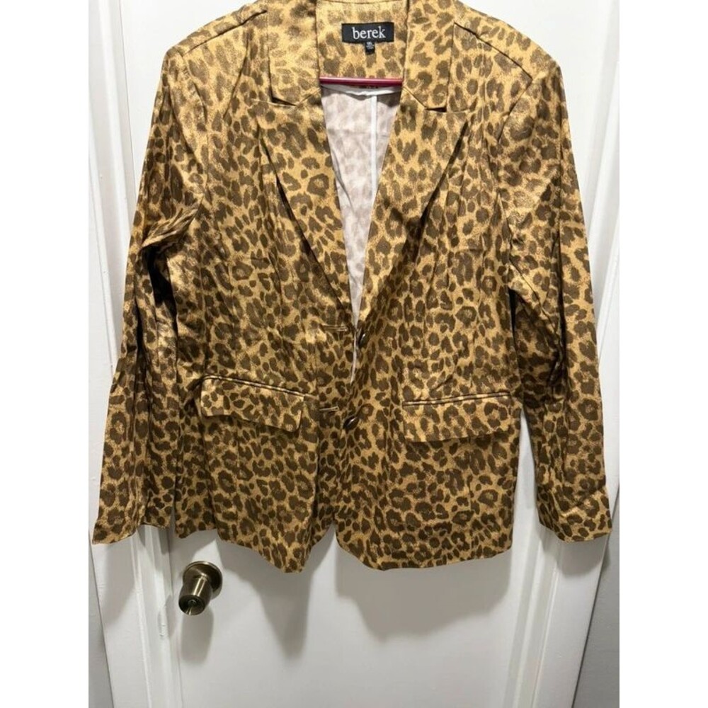 Berek Blazer in Leopard print 1X